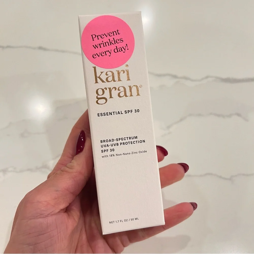 Kari Gran‎ Essential SPF 30 - Picture 3 of 8